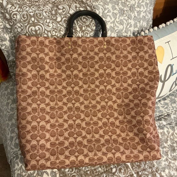 Rogue Tote In  Signature Canvas With Trompe L'oeil Print - Picture 4 of 5